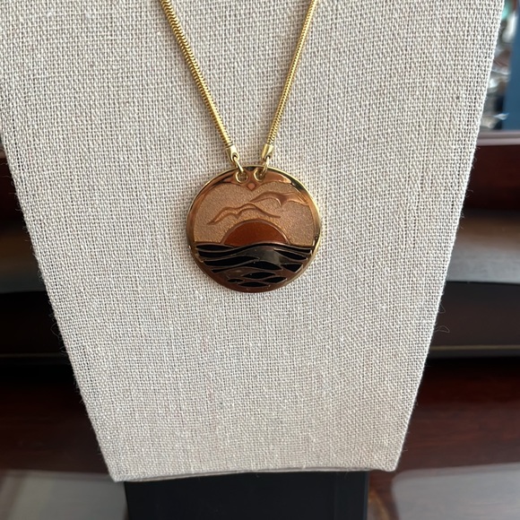 ❤️ De Passille-Sylvestre art enamel pendant, 16 inch chain, vintage, like new - Picture 6 of 12